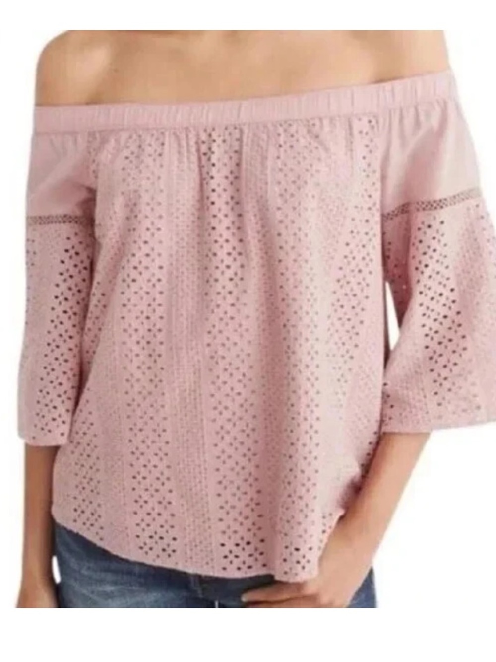 🚨Priced for quick sale🚨 Women's Mauve Eyelet Off-Shoulder Top